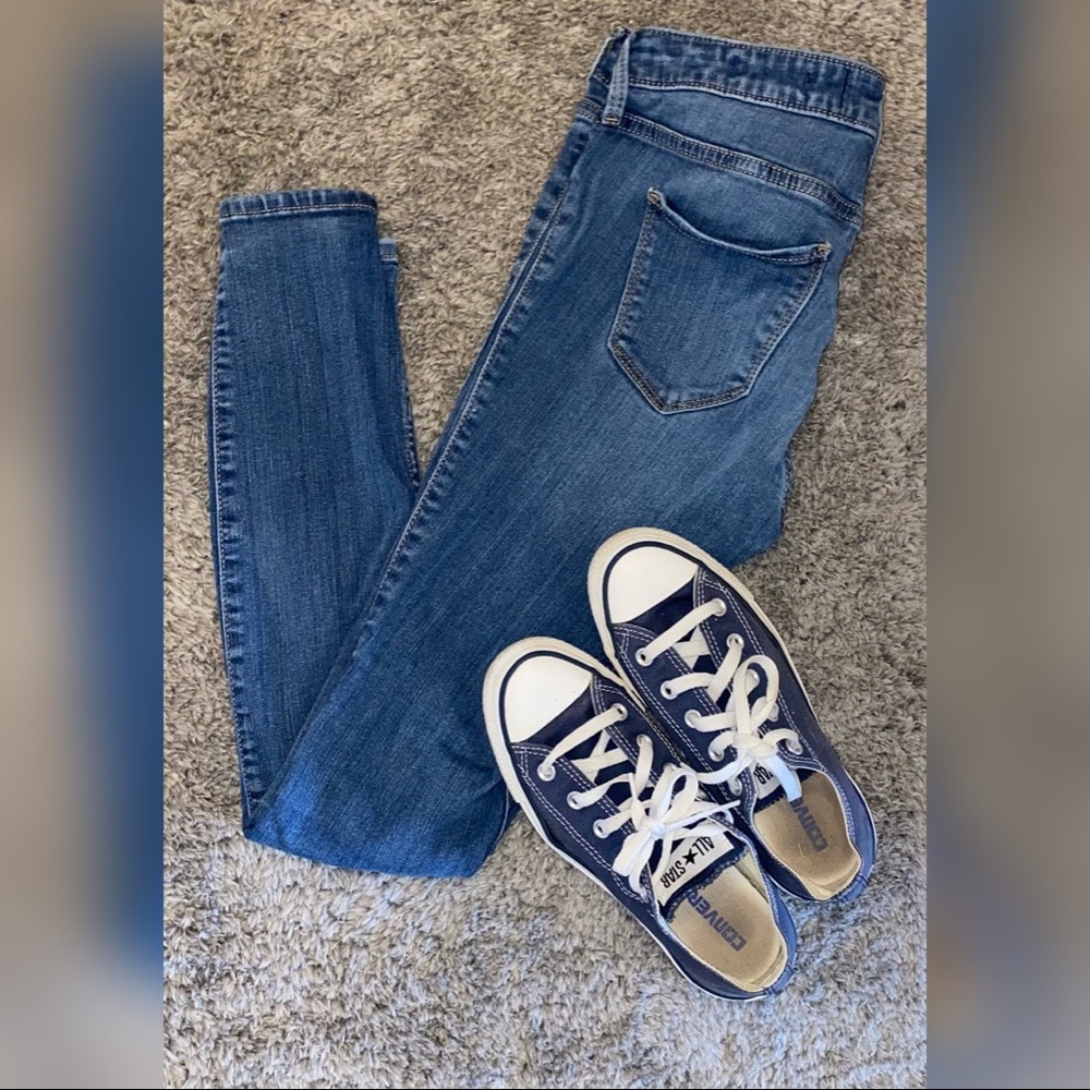 Women’s Hollister low-rise Jean jegging size 5R